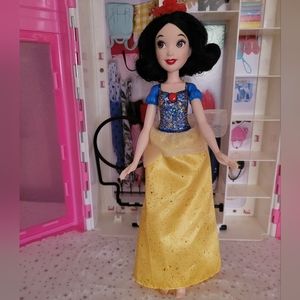 Disney Princess Snow White Barbie Doll